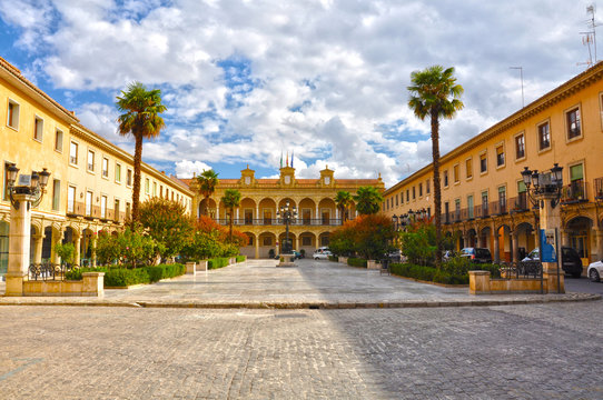 Ayuntamiento de Guadix, Plaza de la Constituci&oacute;n, Andaluc&iacute;a, turismo andaluz, Espa&ntilde;a