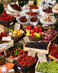 Fototapeta na wymiar fruit and vegetable open air market in Italy