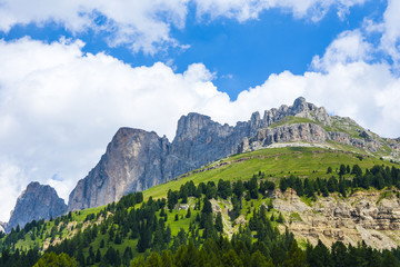 Fototapeta na wymiar view to the Karer pass in the dolomite alpes