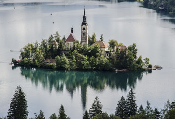 Obraz premium Church on an Island on the Lake