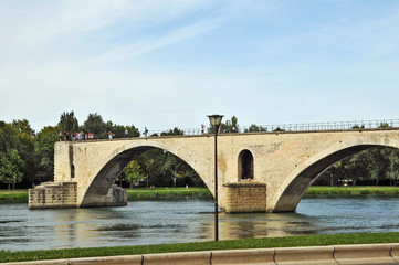 Fototapeta na wymiar Avignone, il ponte Benezet