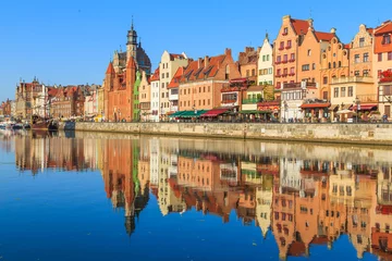 Papier Peint photo Ville sur leau Port de la rivière Motlawa avec la vieille ville de Gdansk, Pologne