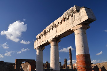 słynne antyczne ruiny w Pompejach we Włoszech