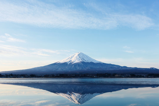 Fototapeta Fuji do góry nogami