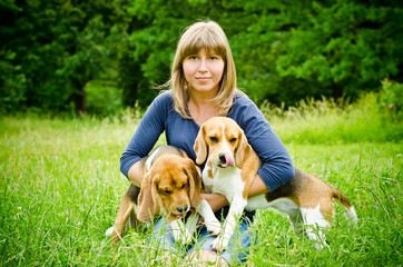 woman with beagle