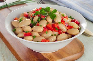 Salad with white beans
