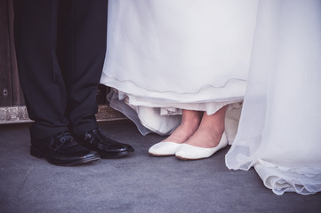 Brautpaar Beine Schuhe