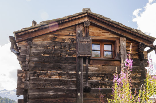 Zermatt, Bergdorf, Alpen, Walliser Berge, Holzstall, Schweiz