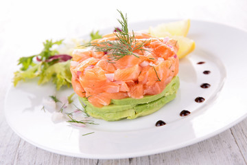 avocado and salmon salad