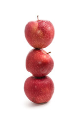 Три красных яблока