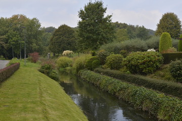 Jardins autour du ruisseau l'Argentine à Genval