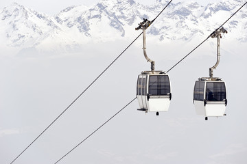 cableway in the winter - obrazy, fototapety, plakaty