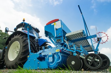 Ackerbau, am Schlepper angebaute Drillmaschine
