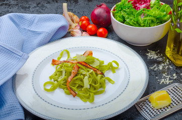 Italian spinach pasta with organic garlic
