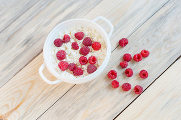 Raspberries in a bowl