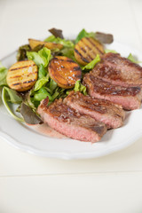 Steak mit Salat