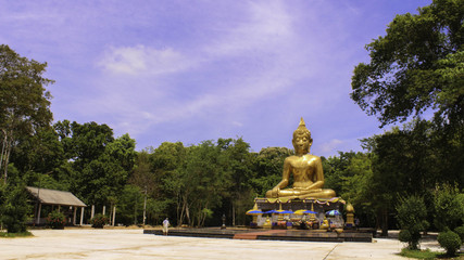 Fototapeta na wymiar Statues Temple