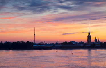 Naklejka premium Peter and Paul Fortress in summer dawn