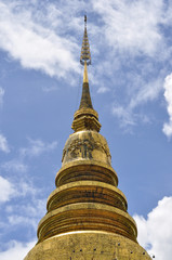 Fototapeta premium Thai ancient golden pagoda