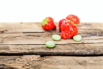 Strawberry chewing gum