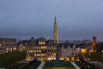 Cityscape of Brussels from Monts des Arts at evening - 71082675