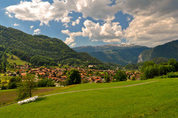 Fototapeta na wymiar Small Swiss Village Gsteigwiler near Interlaken