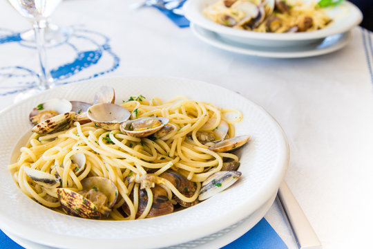 Spaghetti con vongole veraci