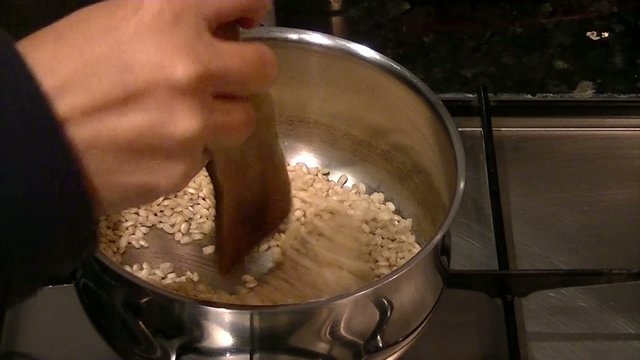 Cooking brown rice step by step