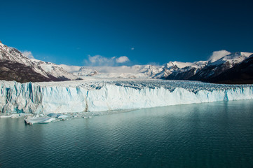 Fototapeta na wymiar Sixty meters tall of ice in Perito Moreno Glacier, Argentina