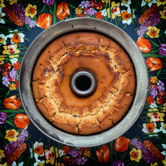 Obraz na płótnie Canvas Fresh baked cake