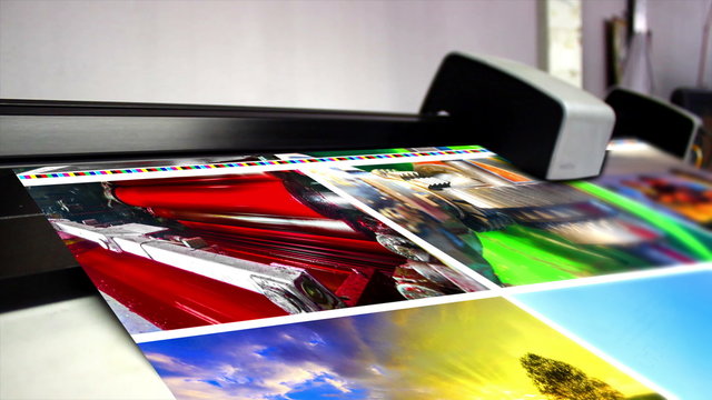 offset machine press print run at table