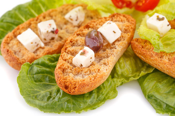 Rusks with vegetables