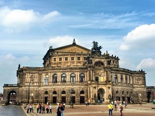 Fototapeta na wymiar The Semper Opera in the old town of Dresden in Germany