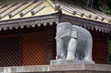 Fototapeta na wymiar Asian elephant sculpture