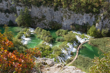 Obraz premium Canyon et lacs inférieurs de Plitice-Plitvicka
