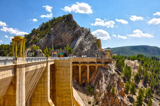 Presa del Embalse de Contreras, obras p&uacute;blicas, J&uacute;car
