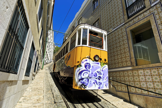 Elevador do Lavra , Lisbon, Portugal