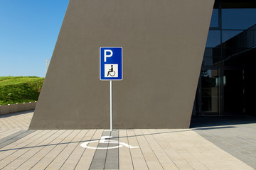Behindertenparkplatz