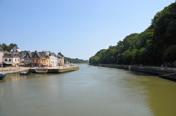 vue sur la riviere Auray depuis le vieux port de Saint-Goustan