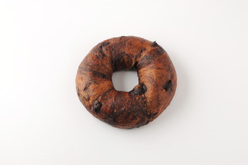 ベーグル チョコレート パン クローズアップ 白背景