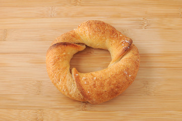 まな板にのせた フランスパン クローズアップ