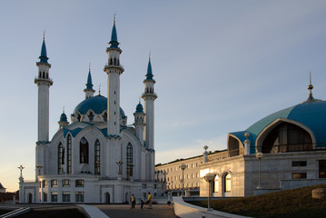 Fototapeta na wymiar big mosque in Kremlin of Kazan