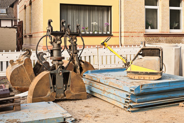 Strassenbau und Kanalbau - Werkzeug und Utensilien