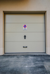 Porta garage grigio, basculante