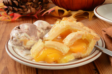Peach pie and ice cream
