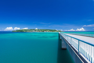 沖縄の海・古宇利大橋 - 71148658