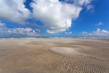 Fototapeta na wymiar low tide on North sea coast