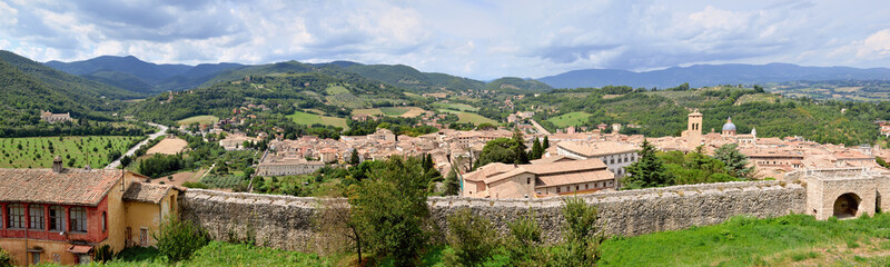 Fototapeta na wymiar Spoleto view from the Rocca Albornoz