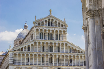 Fototapeta na wymiar Cathedral at the piazza del Duomo in Pisa