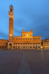 Obraz premium Piazza del Campo in the historic center of Siena, Italy